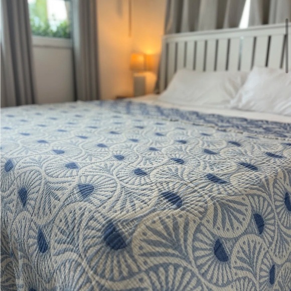 Ginkgo Deco Leaf Quilt 2 Side FLiPSiDE Navy Blue Patterned Quilt KING NEW - Picture 6 of 15